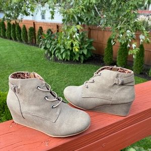 Jelly pop- girls boots - tan color size 3